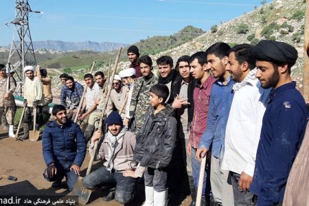 گزارش تصویری از حضور طلاب مدرسه علمیه صاحب الزمان علیه السلام در مناطق سیل زده