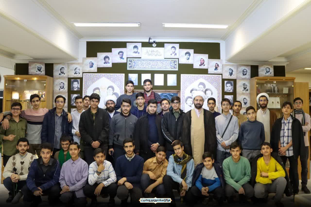 بازدید طلاب پایه اول و دوم مدرسه علمیه دارالهدی قم از مرکز اسناد حوزه و روحانیت بازدید طلاب پایه اول و دوم مدرسه علمیه دارالهدی قم از مرکز اسناد حوزه و روحانیت