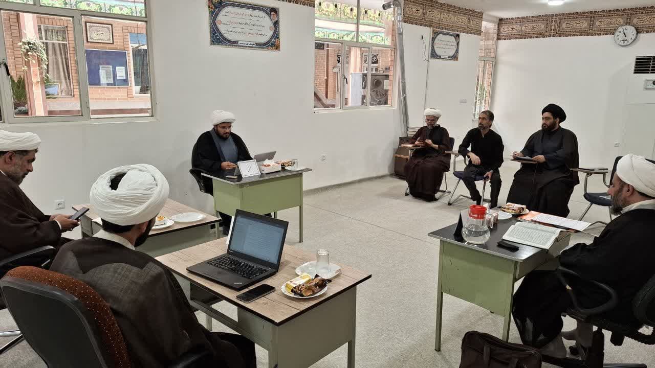 برگزاری جلسۀ دفاع از پایان‌نامه با موضوع «نقش و جایگاه قوۀ باصره در سلوک اخلاقی»