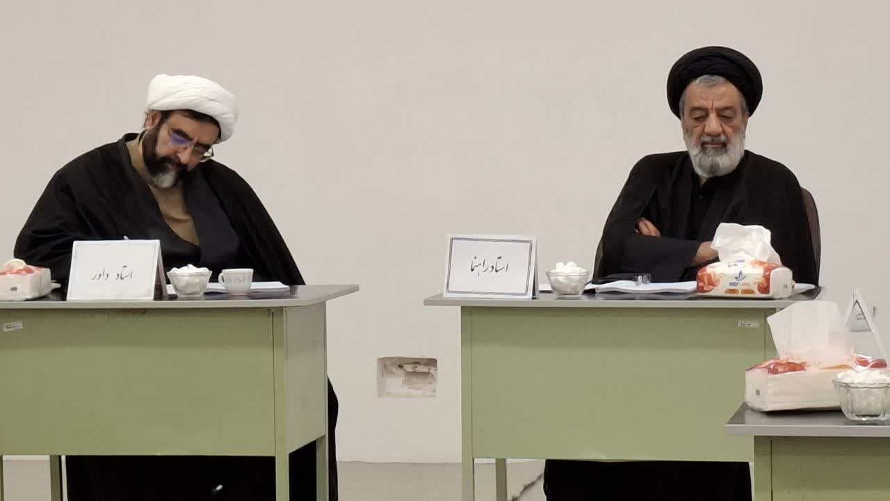 دفاع موفقیت‌آمیز از پایان‌نامه با موضوع «نقش تهجد در سلوک معنوی»